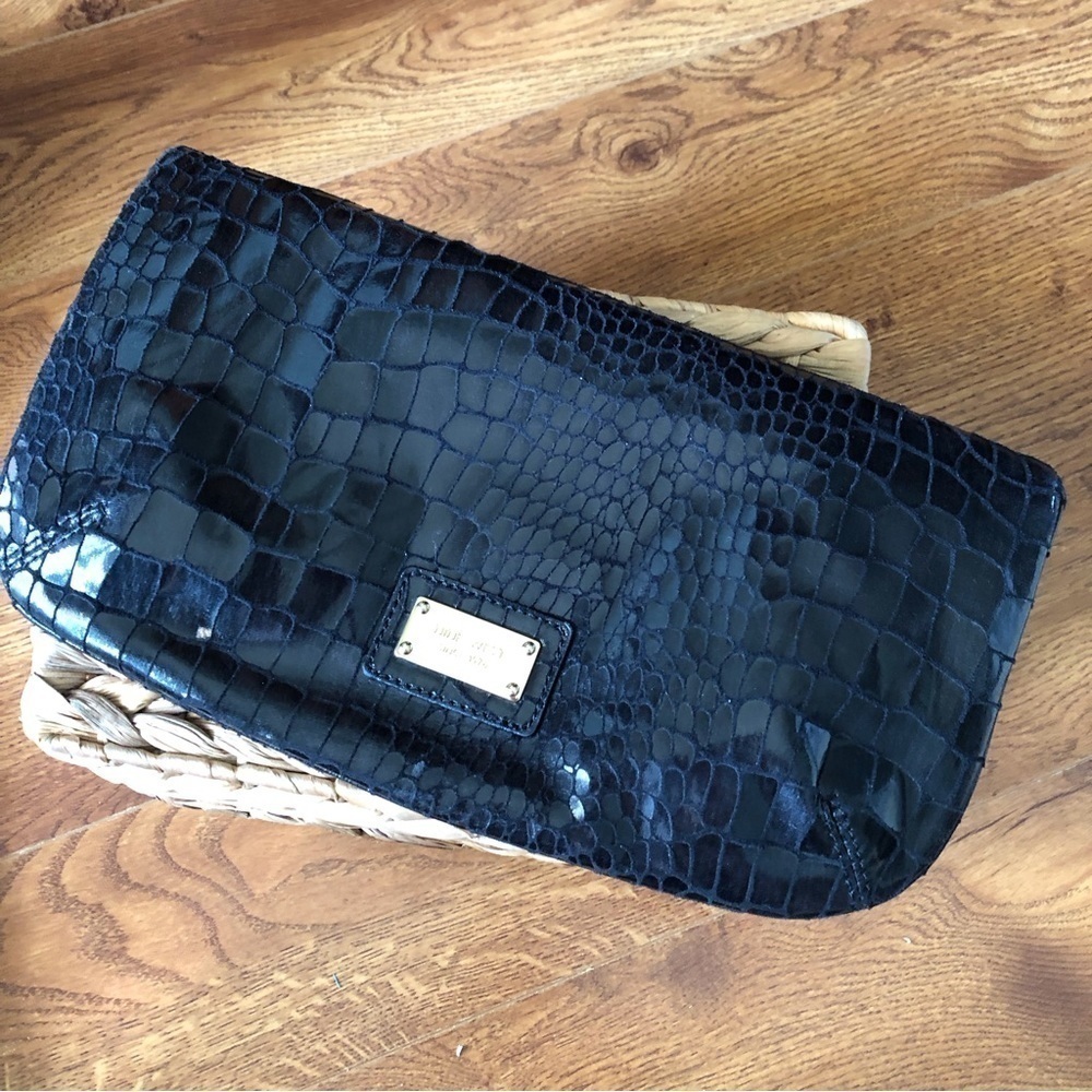 Vintage Nine West black shine magnetic clutch